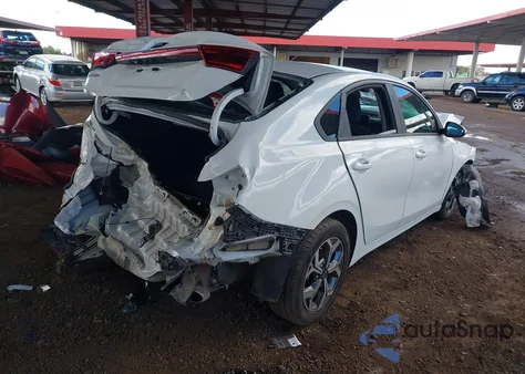 2021 Kia Forte Lxs z USA, uszkodzony, nr VIN 3KPF24AD8ME293270